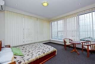 Мини-отель Отель Ковбой Одесса Номер-студио с видом на море-1